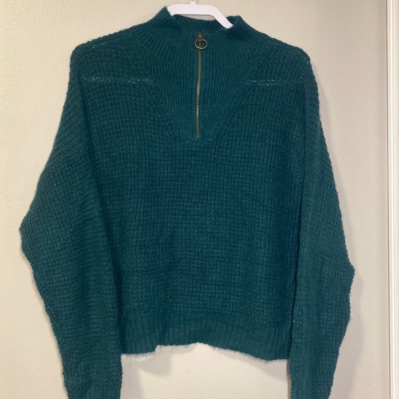 Emerald green American Eagle crochet quarter zip. Lightly worn - Picture 1 of 3